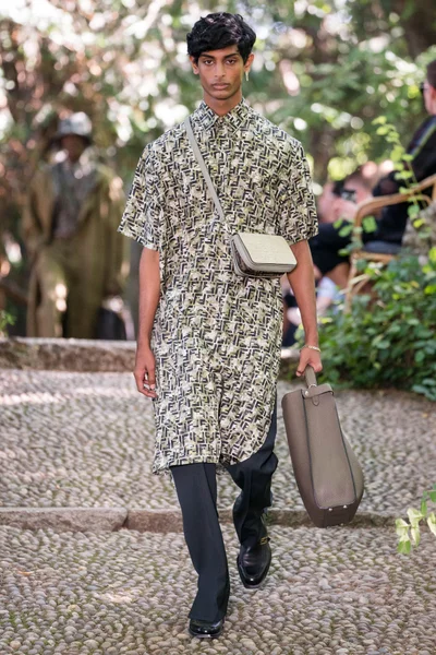 Look 38